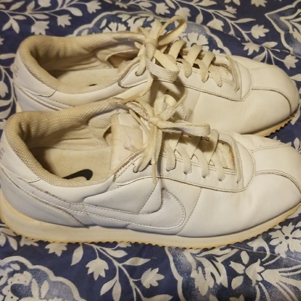 Nike sneakers 1 HOUR sale $16